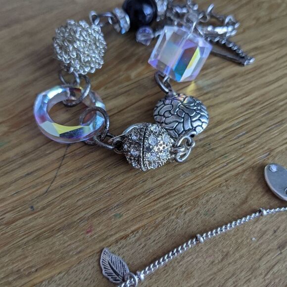 VINTAGE lot of 2 bracelets with charms leafs bag christals - Picture 6 of 9